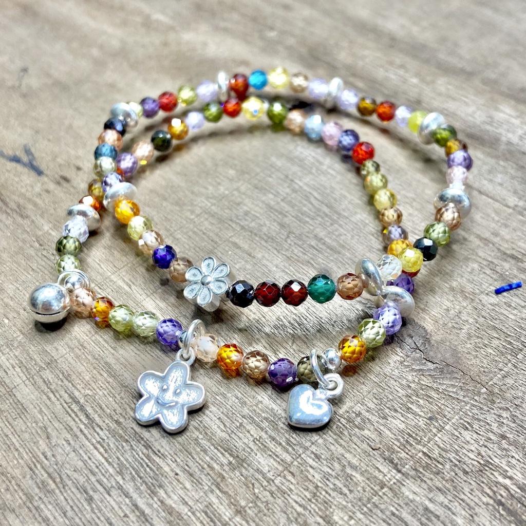 Vòng tay đa sắc cắt giác mix charm bạc