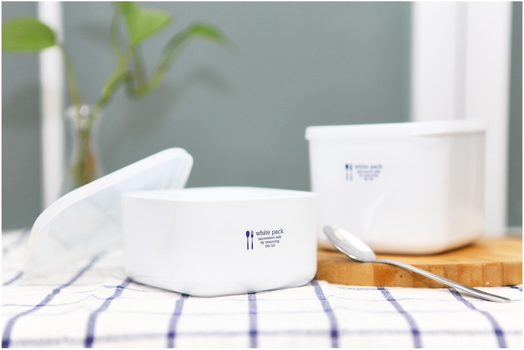 Set 02 hộp đựng thực phẩm chữ nhật White Pack 600ml & 500ml, không sản sinh ra các hoạt chất gây hại trong quá trình sử dụng - nội địa Nhật Bản
