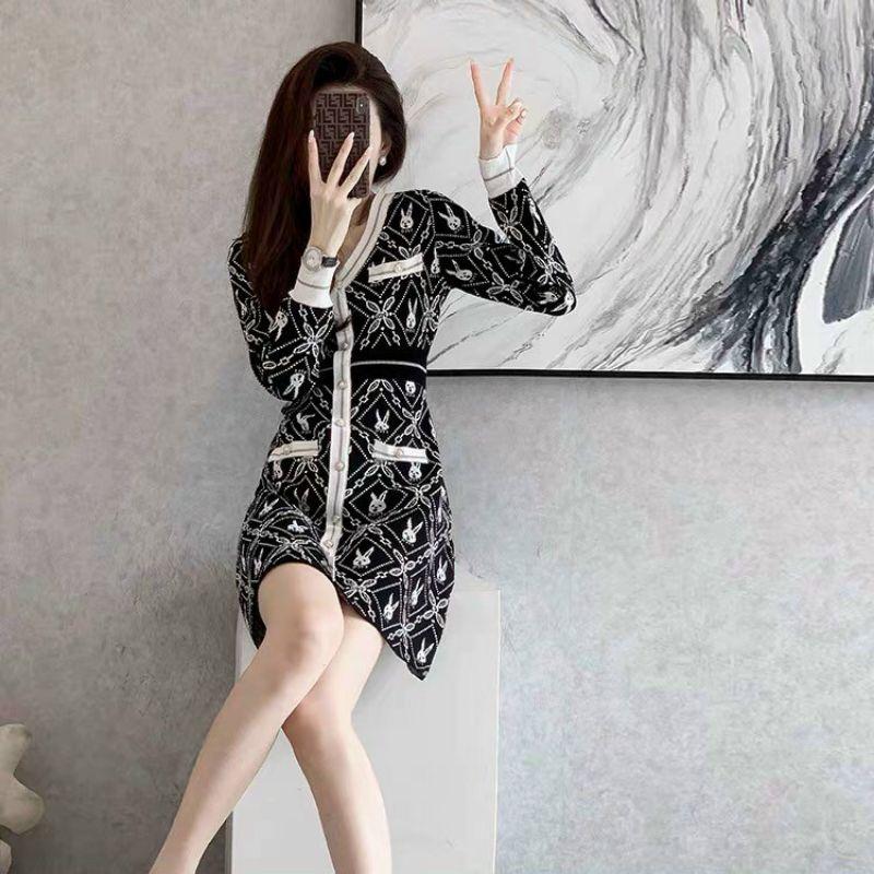 HÀNG NHẬP - ĐẦM LEN HỌA TIẾT THỎ Ô VUÔNG