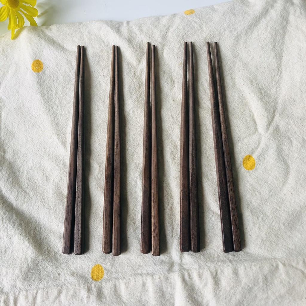 ĐŨA GỖ ÓC CHÓ Nhỏ 19cm, Đũa Gỗ Ăn Cơm Cho Bé, An Toàn Cho Sức Khỏe, Đũa Gỗ Tự Nhiên, Chụp Ảnh Decor