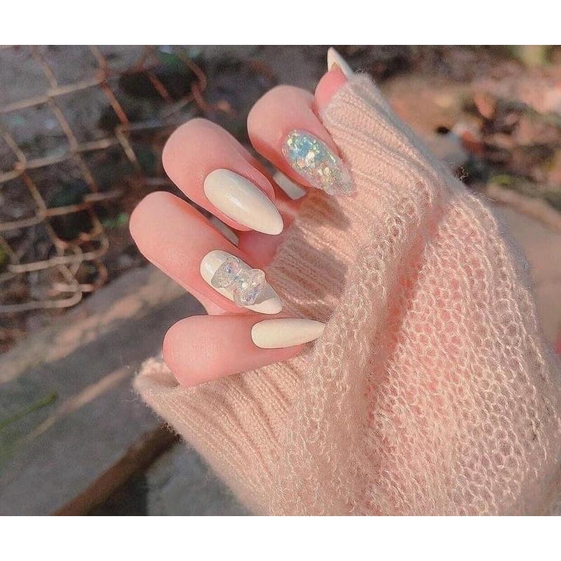 Nailbox thiết kế theo yêu cầu -mẫu nai trắng mix chram gấu