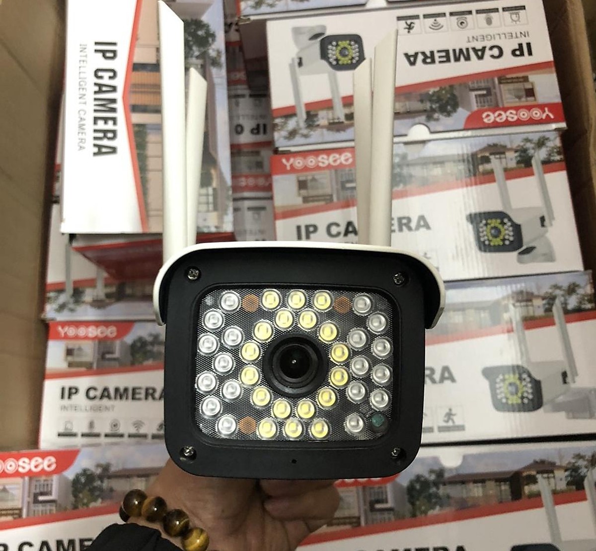 Camera yoosee ngoài trời 4râu 36led 5.0Mpx xoay 360 độ siêu nét, có màu ban đêm, đàm thoại 2 chiều, cảnh báo chống chộm - HÀNG NHẬP KHẨU