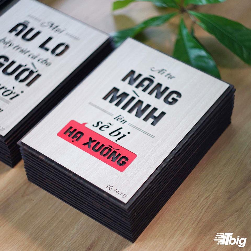 Tranh công giáo TBIG-CG003: Ai tự nâng mình lên sẽ bị hạ xuống 20x27cm