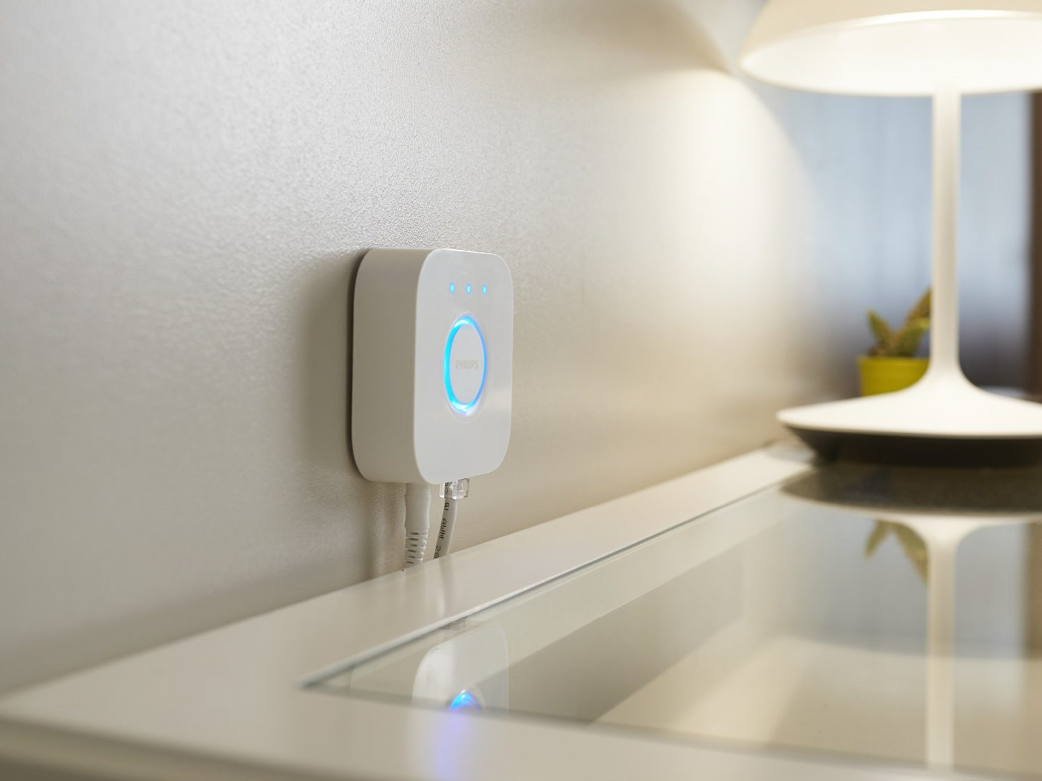 Bộ điều khiển trung tâm Philips Hue Bridge