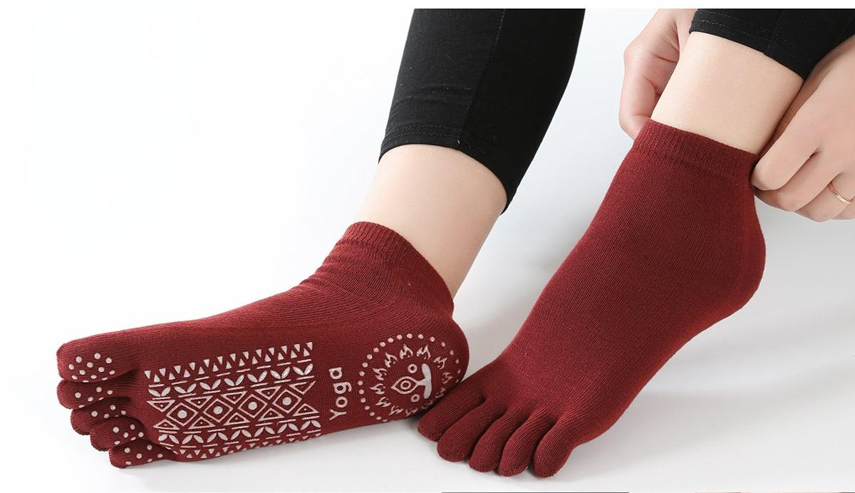 Phụ nữ mùa xuân Yoga Silicone vớ năm ngón chân không trượt Ladies Thể thao Grip Pilates Vớ màu: Rust Red Kích thước: EU 34-39