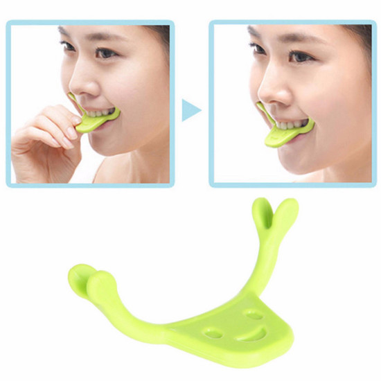 Dụng cụ tạo nụ cười tươi - Smile maker (Màu xanh lá)