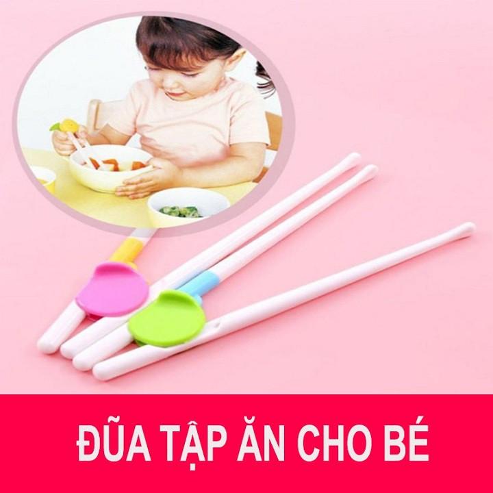 ĐŨA TẬP ĂN DẶM CHO BÉ