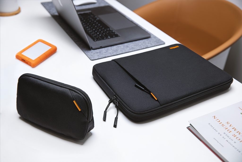 Túi Chống Sốc Laptop TOMTOC A13-C12 Sleeve Kit Dành Cho Macbook 13 inch 360 Protective Kèm Túi Phụ Kiện - Hàng Chính Hãng