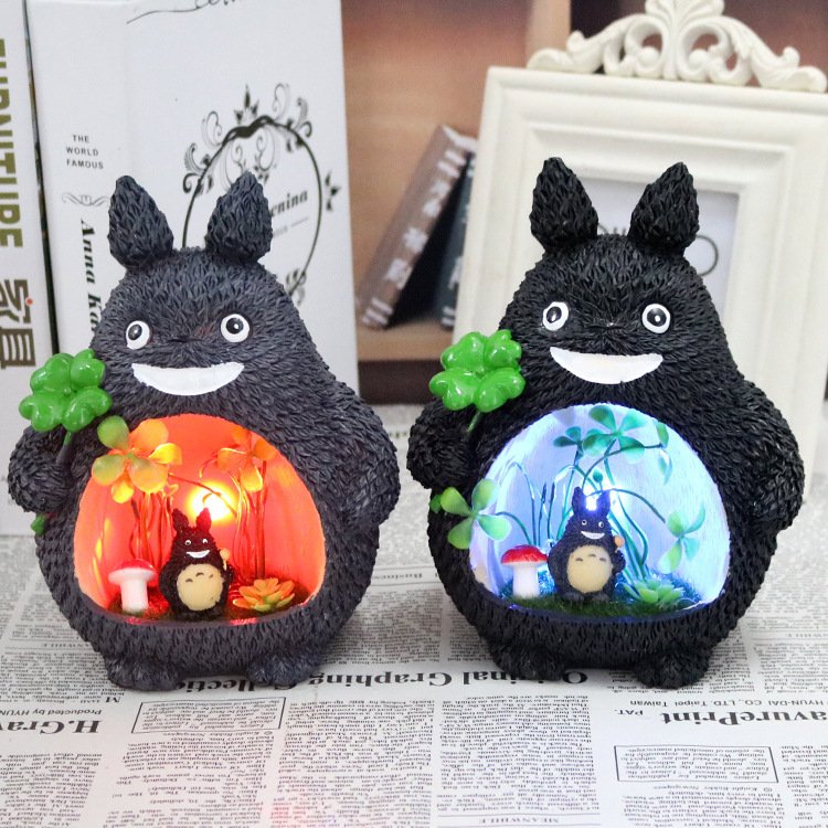Tượng totoro trang trí có đèn phát sáng