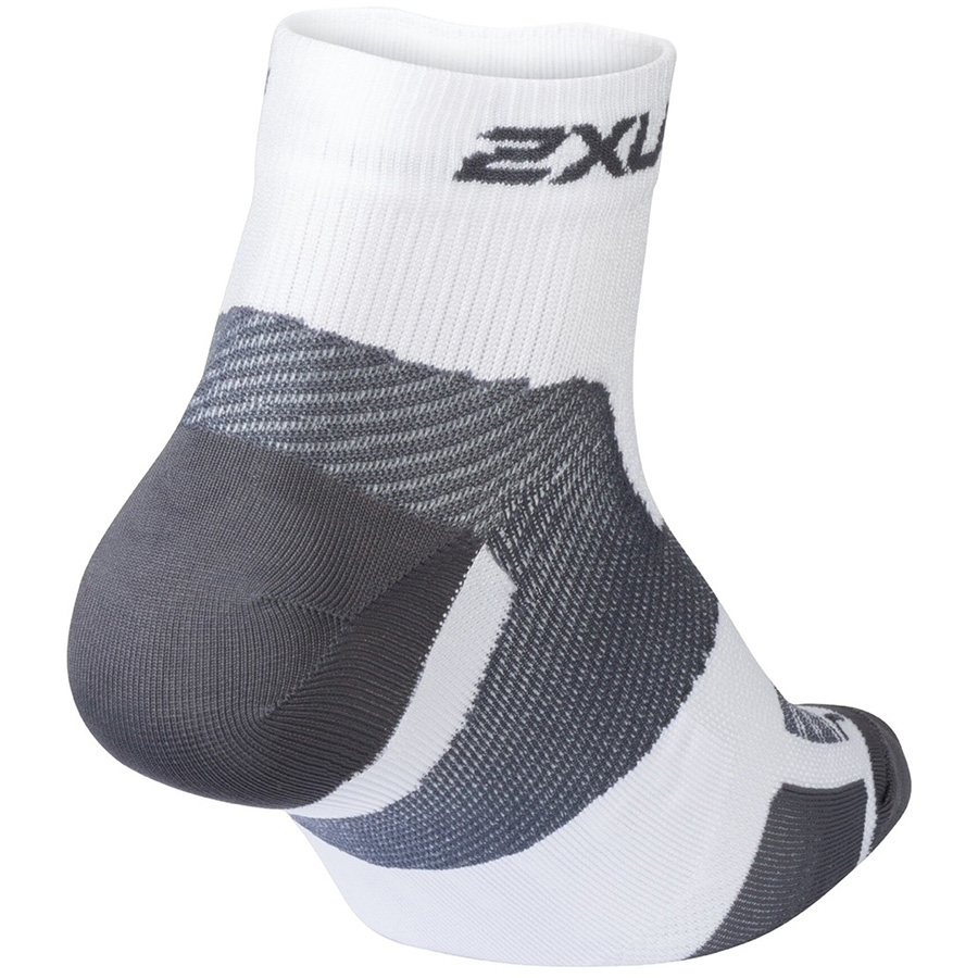 Vớ chạy bộ 2XU UA5046E