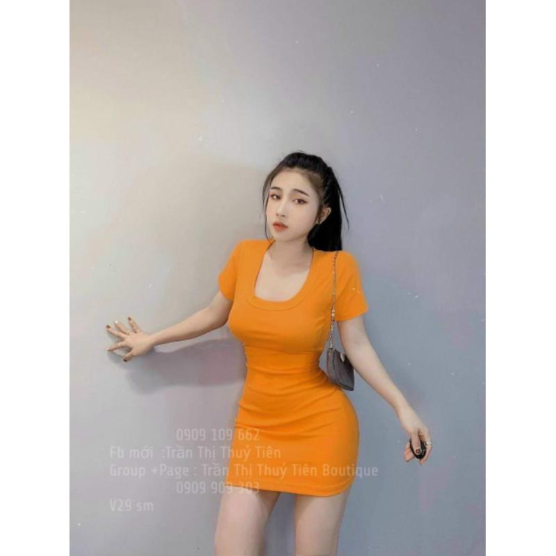 Đầm body cổ vuông.chất borip xịn