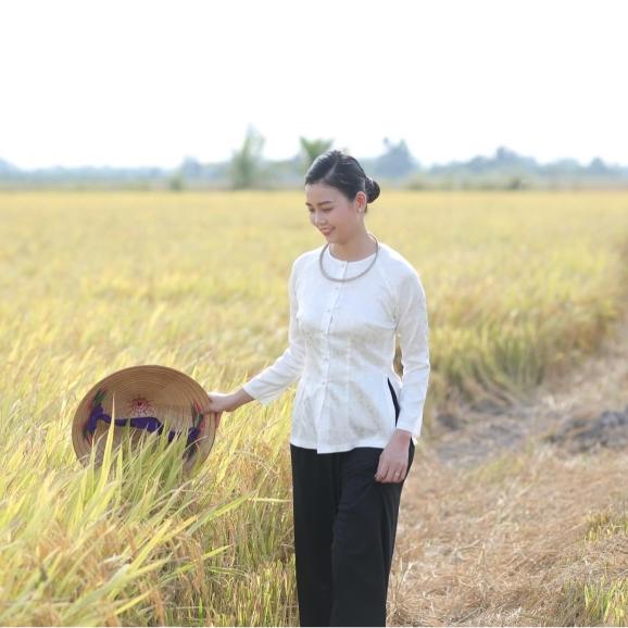 Bộ áo bà ba gấm Trắng/ Hồng lợt/ Xanh dương/ Hồng đào/ Xanh ngọc - Bà ba Bigsize- May sỉ Áo bà ba toàn quốc theo yêu cầu - 1bộ Trắng(1Áo+1Quần)