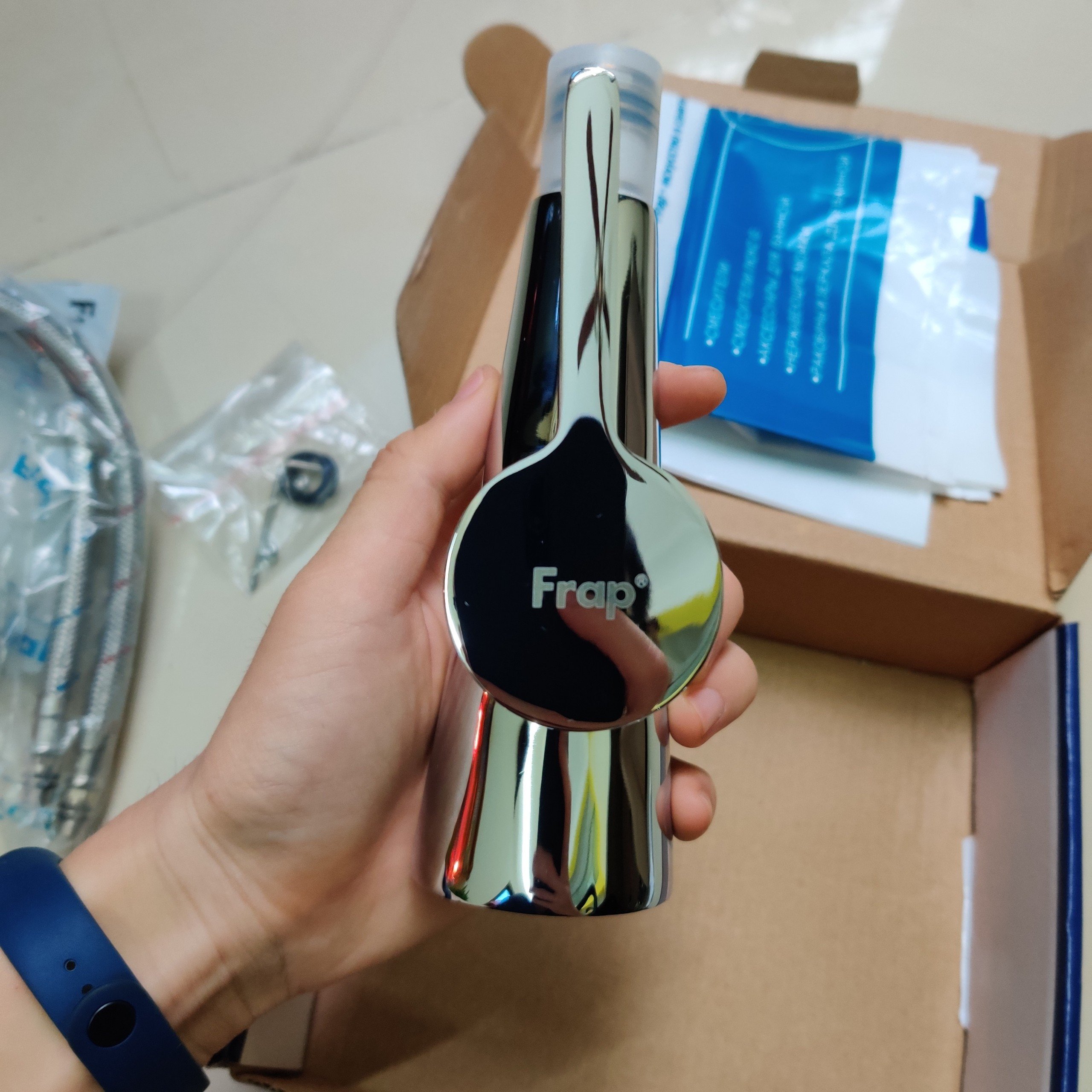 Vòi bếp nóng lạnh F4153