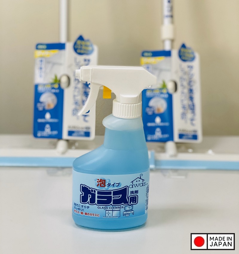 Chai xịt vệ sinh kính 300ml Rocket
