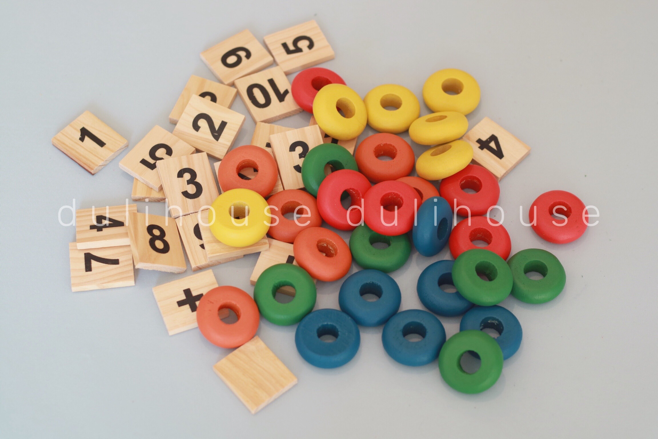 Bàn tính học đếm gồm 5 màu và 10 con số cơ bản - Phát triển tư duy toán học và Khả năng nhận biết con số, màu sắc từ sớm cho Bé - Sản xuất tại Việt Nam