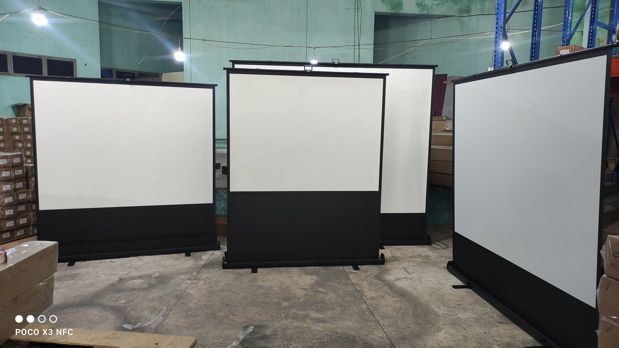 Màn chiếu để sàn tiện lợi di động Apollo kích thước 50 inch, 60 inch, 80 inch, 90 inch- Hàng nhập khẩu