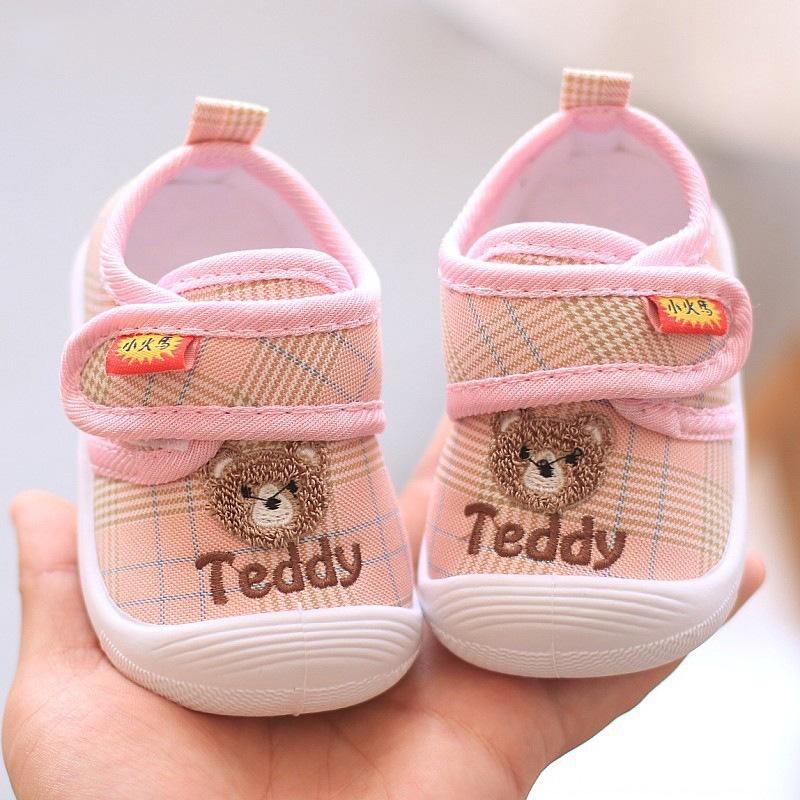 Giày Tập Đi Cho Bé Trai Bé Gái Họa Tiết Gấu Teddy Phát Tiếng Kêu Đế Mềm Chống Trơn Trượt Giày Bún Tập Đi G82