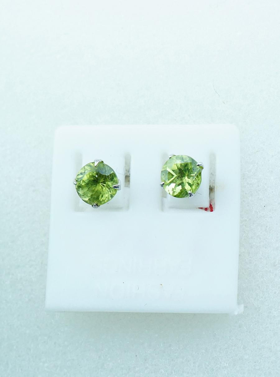 Bông tai nữ đá Peridot xanh lá tự nhiên mài giác tròn