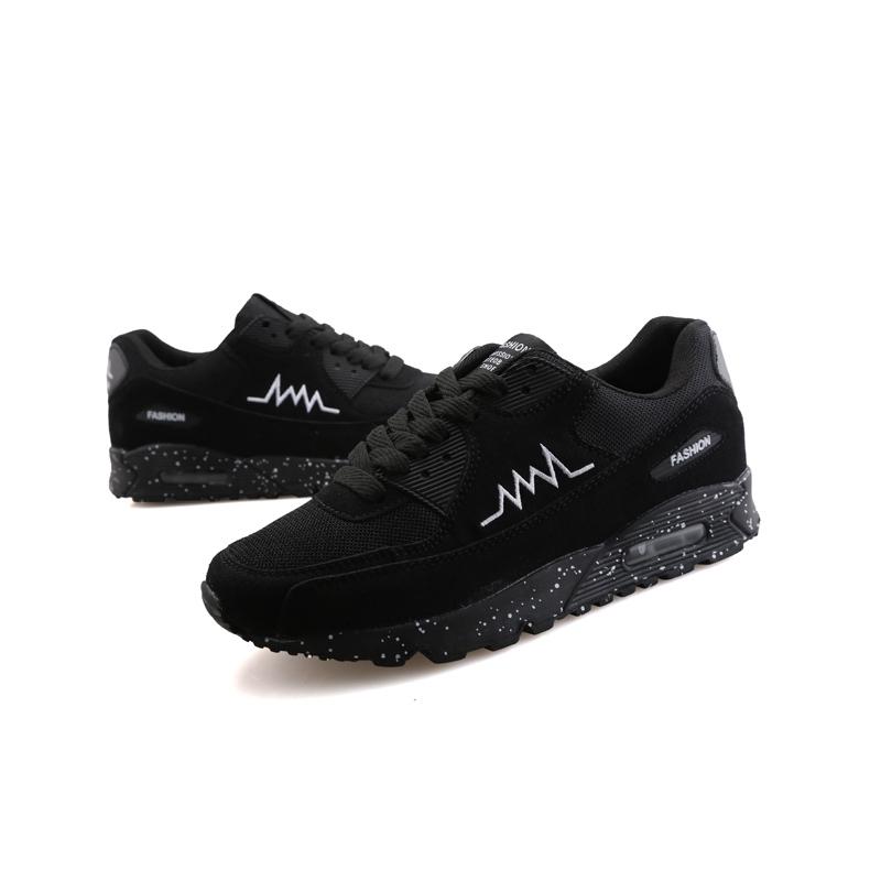 Giày sneaker thoải mái cho cặp đôi