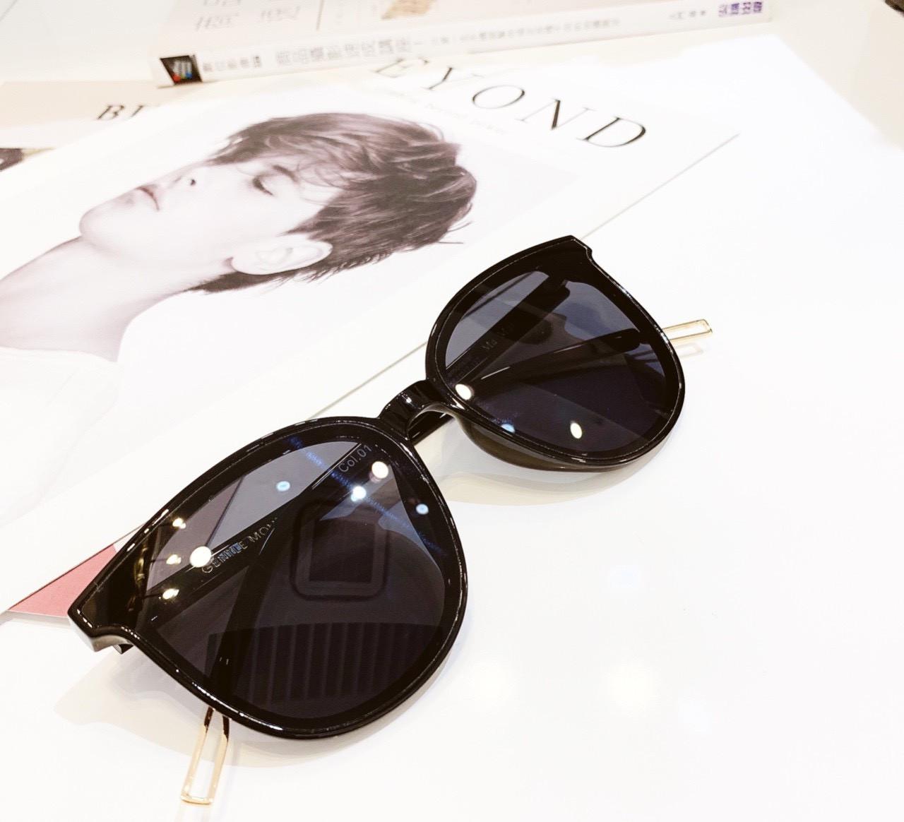 Kính mát Unisex 2019 mới