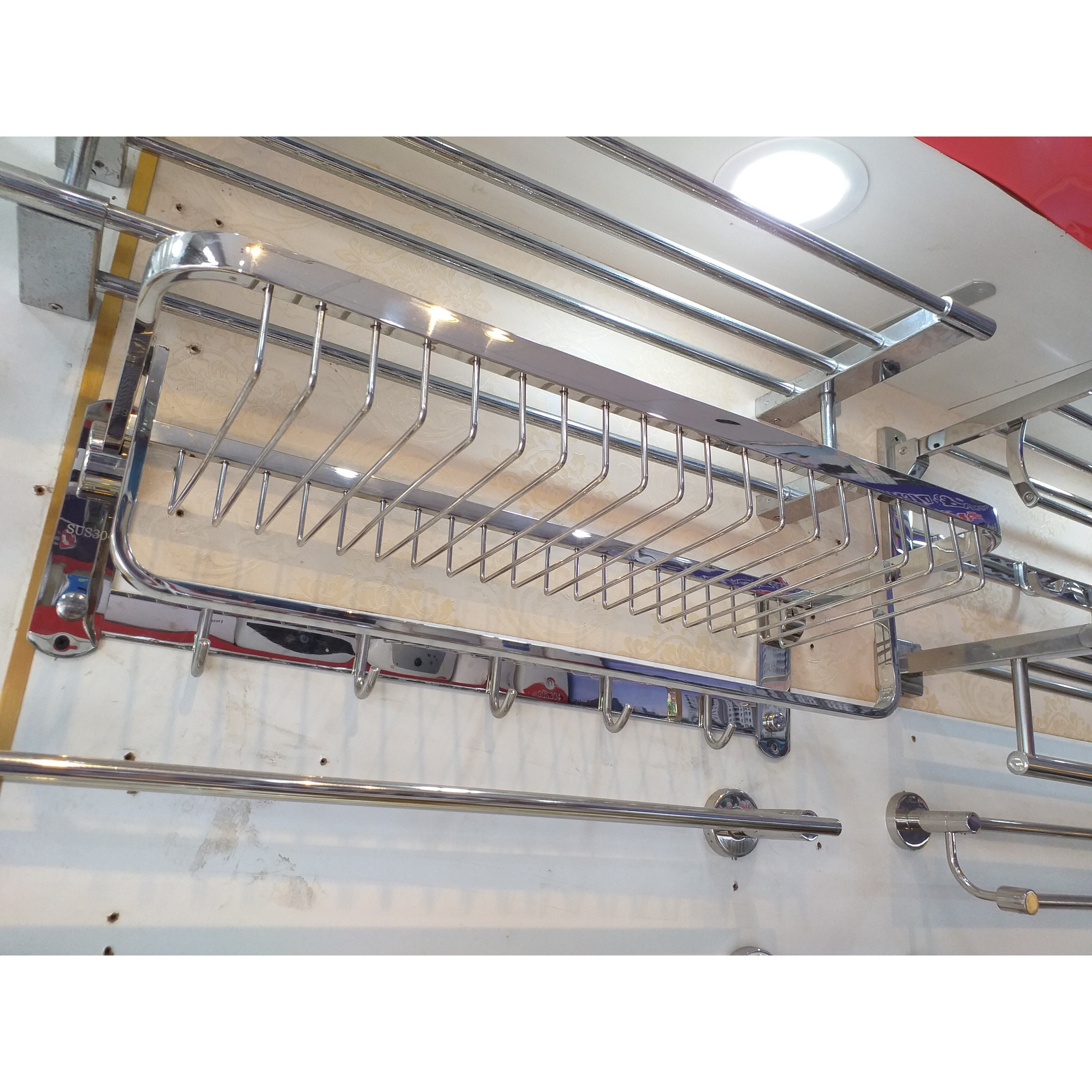 VẮT KHĂN GIÀN LƯỚI CÓ MÓC CHẤT LIỆU INOX 304 ĐÚC ĐẶC HT1607