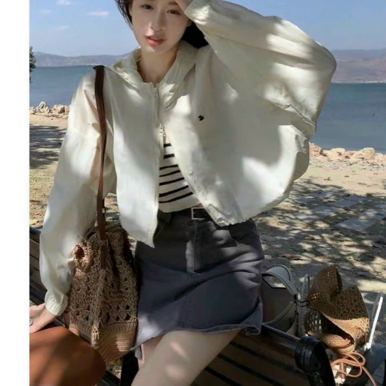 Áo khoác dù THÊU LOGO Nam Nữ form lửng unisex dù trượt nước 1 lớp ulzzang Siêu chất