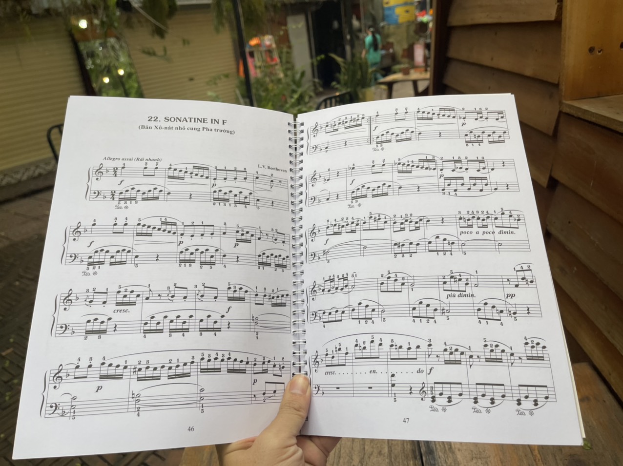 PIANO CHO THIẾU NHI – Tuyển tập 220 tiểu phẩm nổi tiếng (Phần 4) – Lê Dũng biên soạn – Huy Hoàng Bookstore – NXB Dân Trí (Bìa mềm)