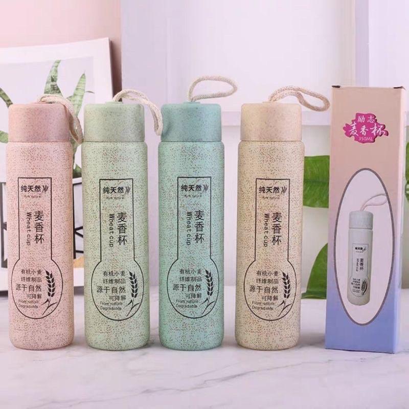 Bình nước thủy tinh bọc nhựa lúa mạch cao cấp mẫu mới