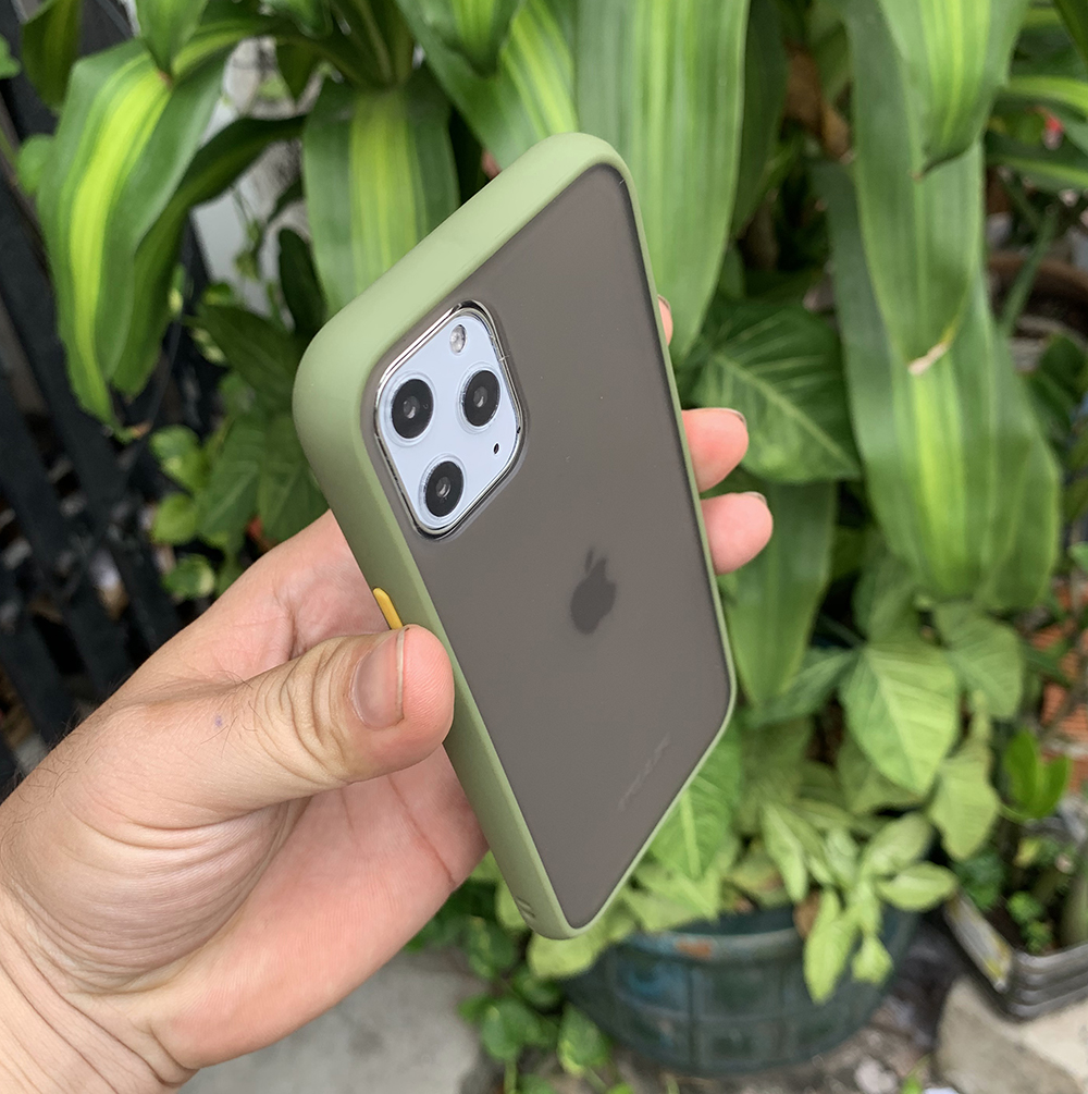 Ốp lưng chống sốc dành cho iPhone 11 Pro nút màu vàng - Màu xanh