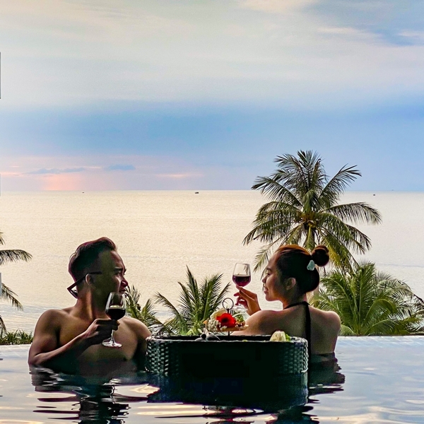 Sunset Beach Resort & Spa 4* Phú Quốc - Buffet Sáng, 02 Hồ Bơi Vô Cực, Bãi Biển Riêng, Đón Tiễn Sân Bay, Bar Ngắm Hoàng Hôn Cực Đẹp, Ngay Trung Tâm Dương Đông