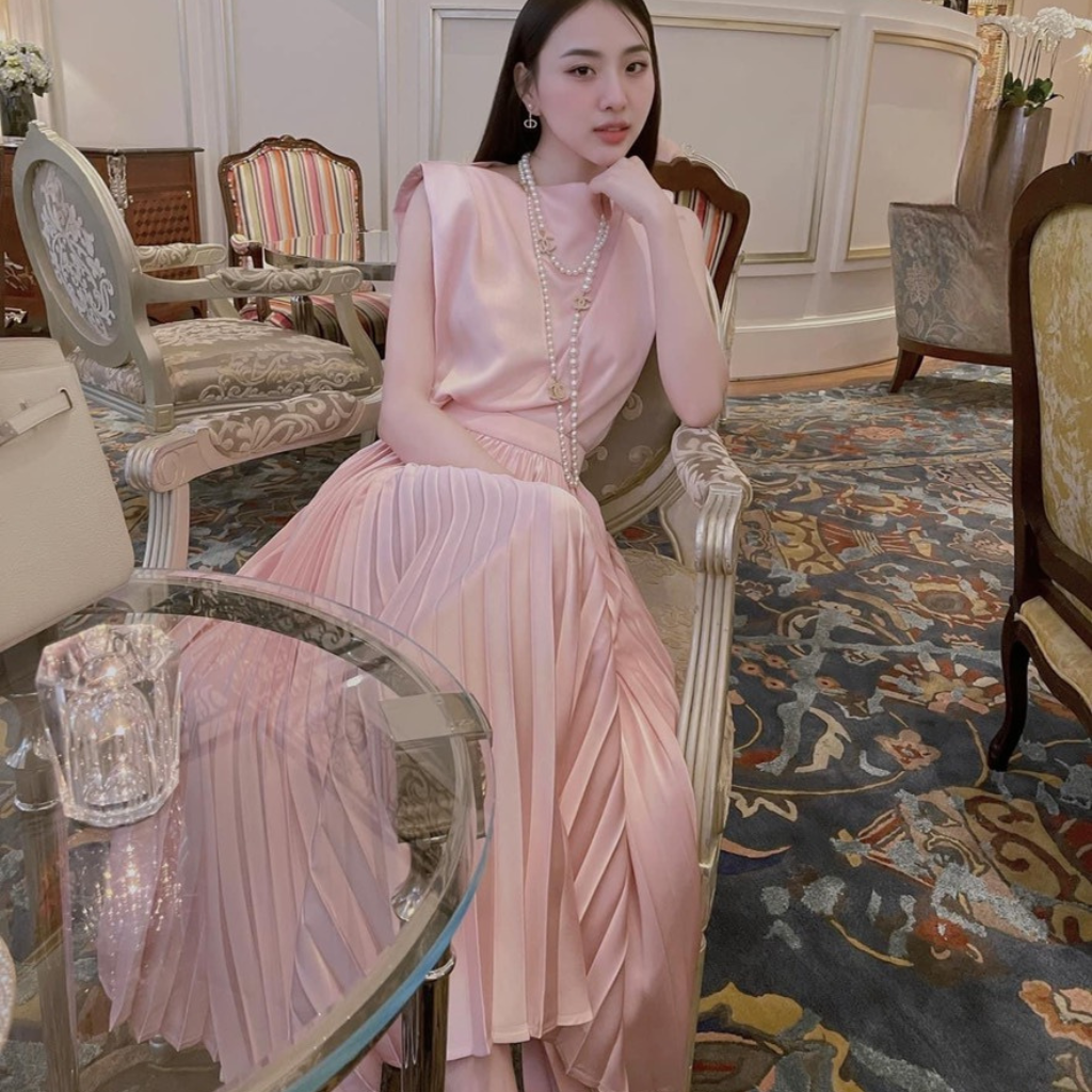 Et Đầm Lụa Thiết Kế MAY J15 Cổ Thuyền Màu Hồng Pastel - Set Đầm Lụa Dự Tiệc Sang Trọng Chuẩn MAY