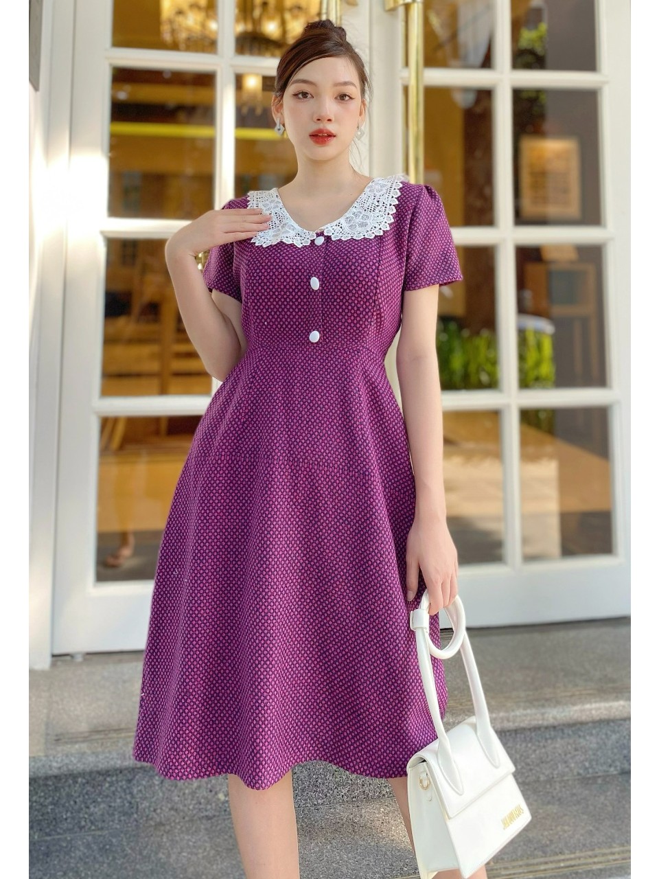 Đầm suôn cổ ren thêu phối nút bọc duyên dáng D057 - Lady Fashion