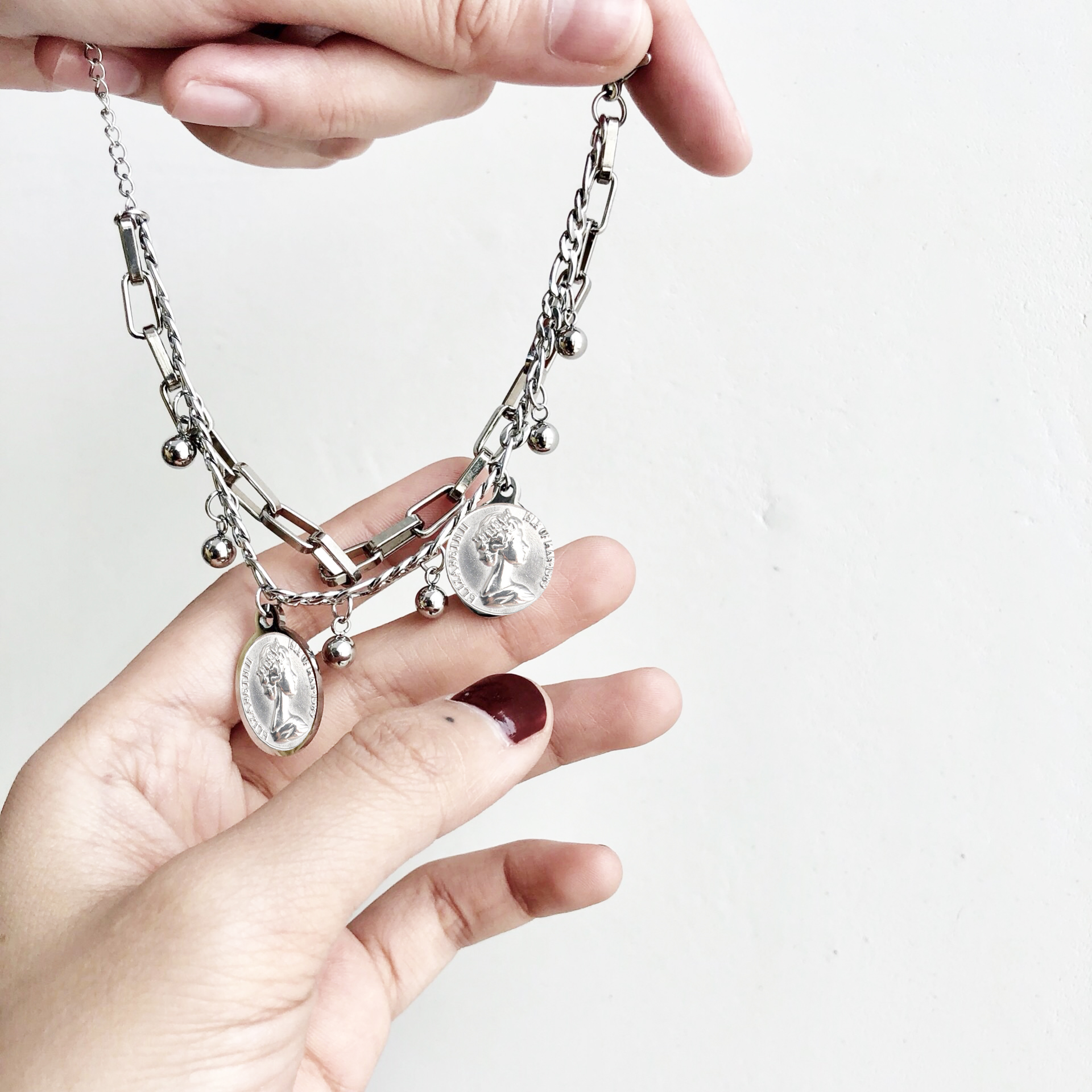 Vòng tay lắc tay titan không đen nam nữ hot