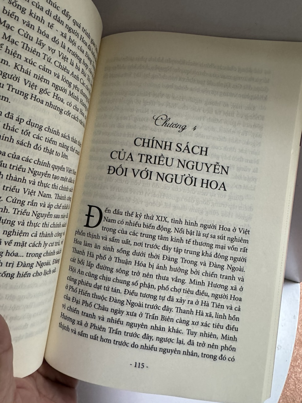 CHÍNH SÁCH CỦA CÁC VƯƠNG TRIỀU VIỆT NAM ĐỐI VỚI NGƯỜI HOA - Huỳnh Ngọc Đáng - Nhà xuất bản Tổng Hợp Thành Phố Hồ Chí Minh.