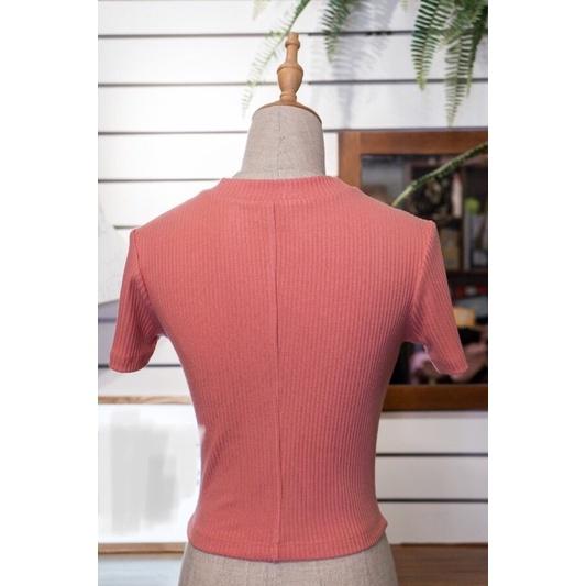 F1184 Áo ôm body croptop cổ tròn tay ngắn xếp ly ngực trên