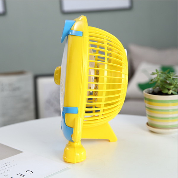 Quạt điện mini 3 cánh để bàn Minion cao cấp tặng kèm 2 gương mini