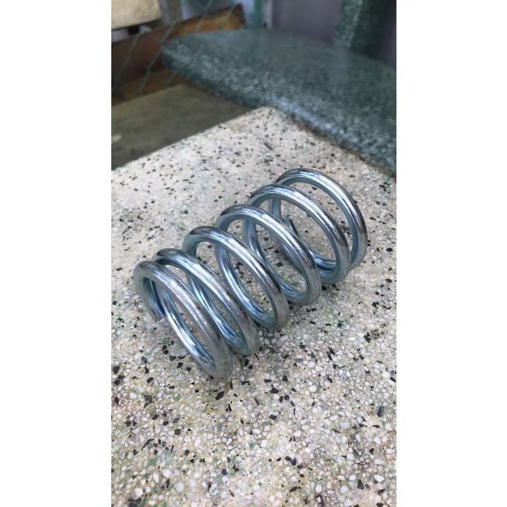 Lò xo lắp trong bơm cho xe nâng tay thấp