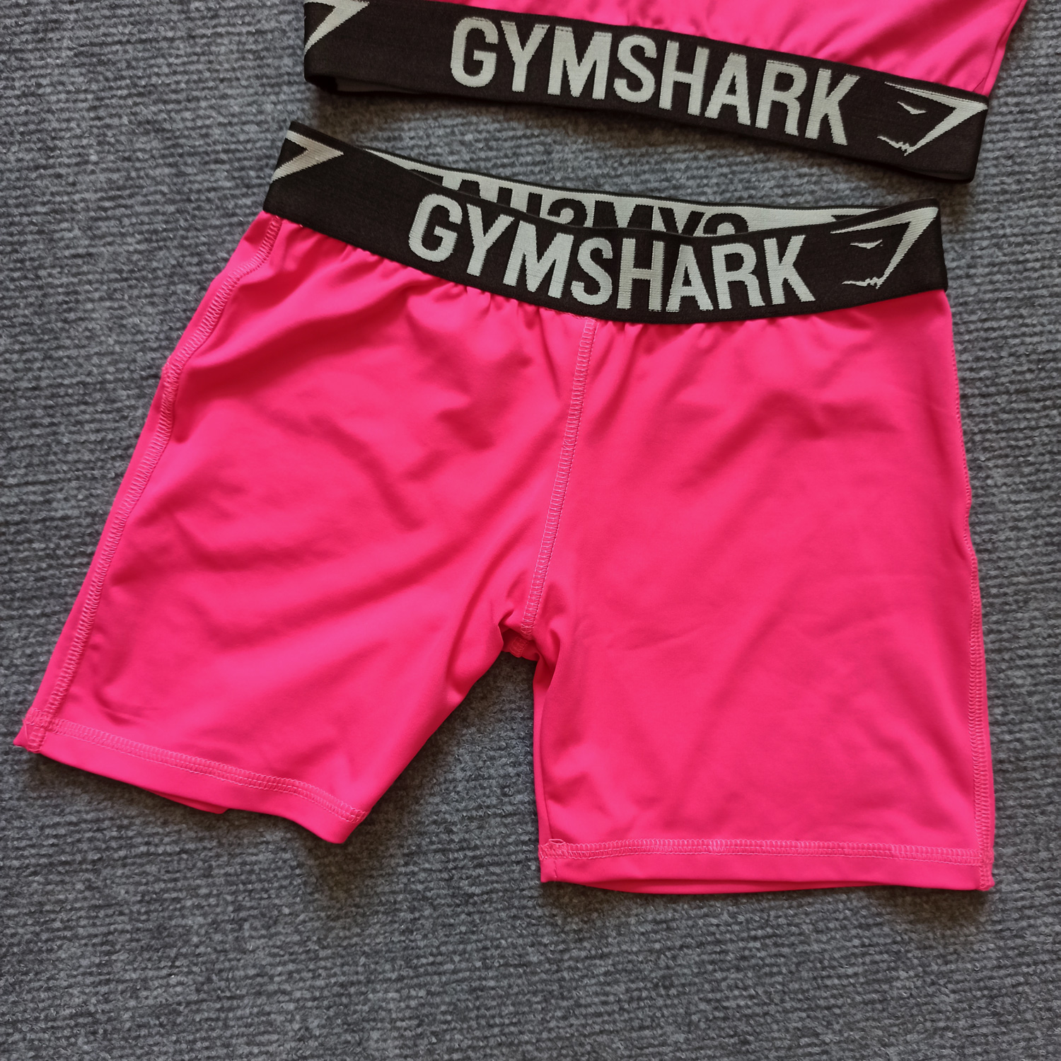 Bộ đồ tập thể dục màu hồng size L