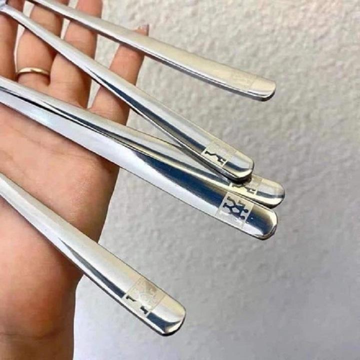 SET 5 THÌA INOX  HÀNG NỘI ĐỊA ĐỨC CÓ HỘP ĐỰNG ĐI KÈM SANG TRỌNG