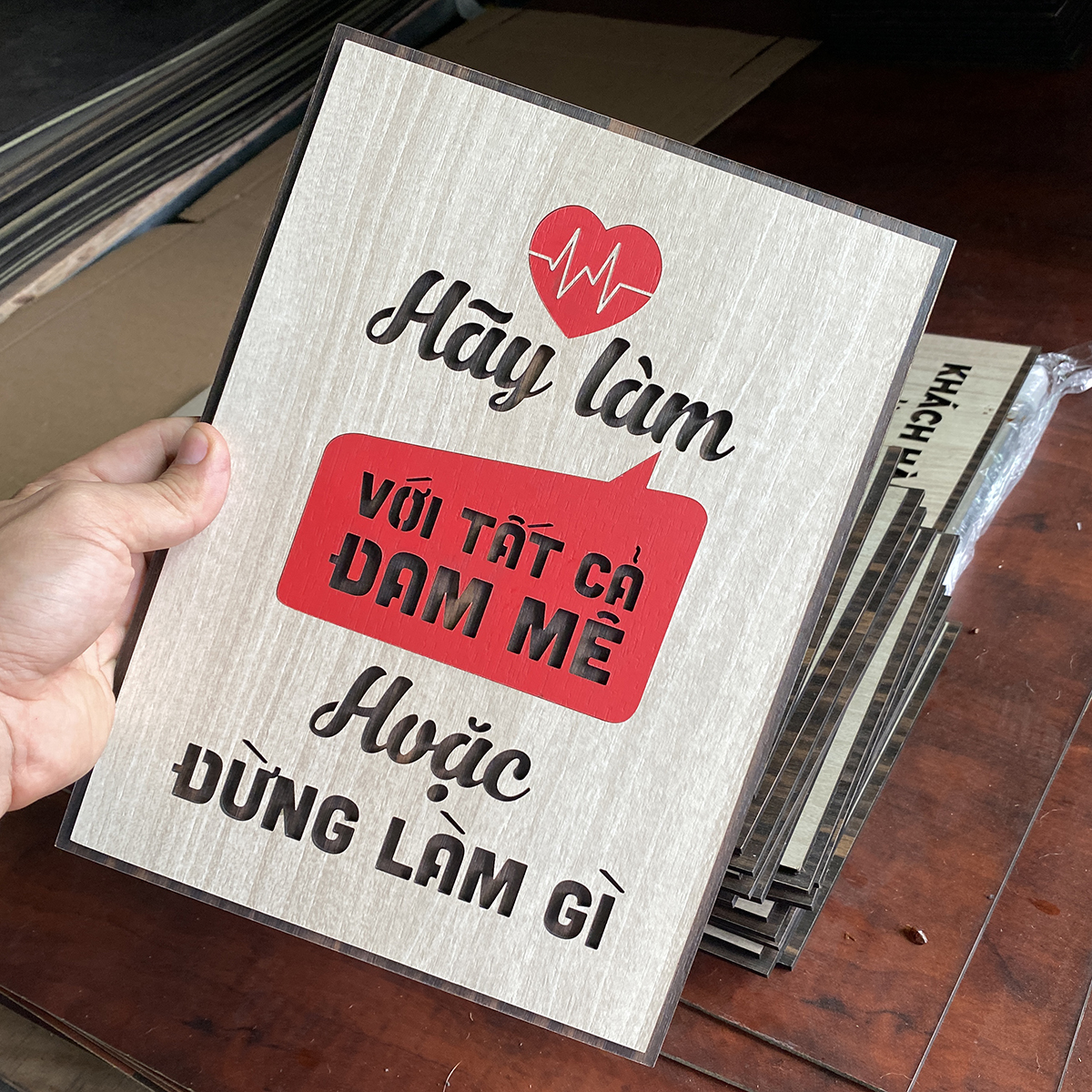 Tranh treo tường bằng gỗ decor slogan tạo động lực làm việc TBIG014 thiết kế mới vintage &quot;Hãy làm với tất cả đam mê hoặc đừng làm gì