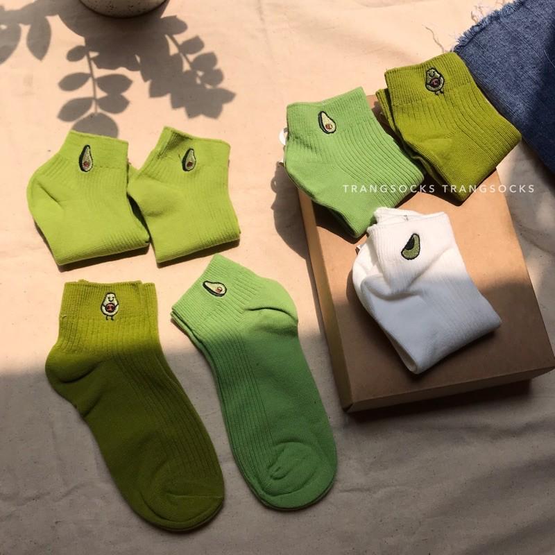 Tất bơ ngắn cổ họa tiết thêu