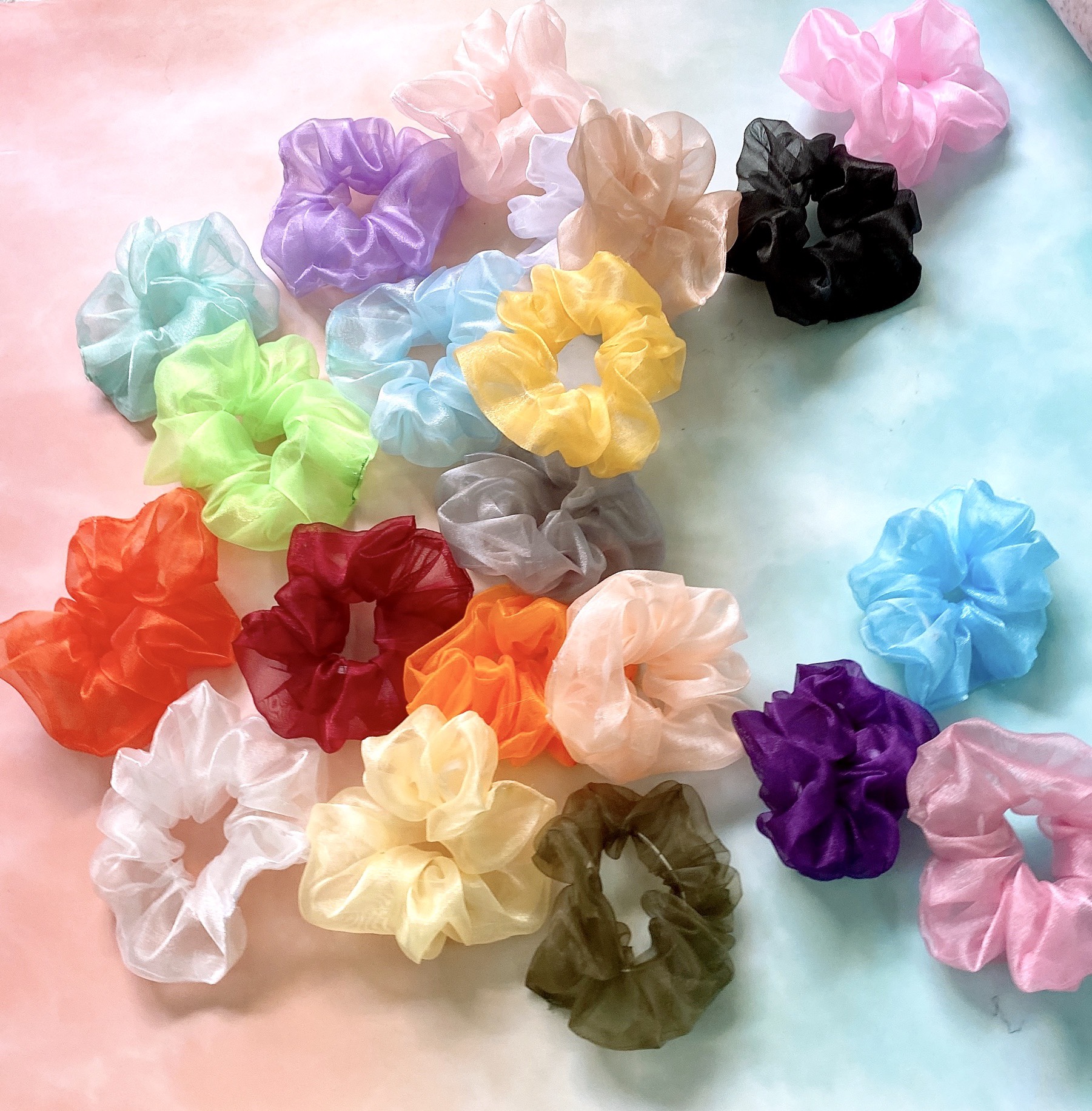 SET 3 DÂY CỘT TÓC SCRUNCHIES  NHIỀU MÀU NGẪU NHIÊN, ĐEO TAY THỜI TRANG
