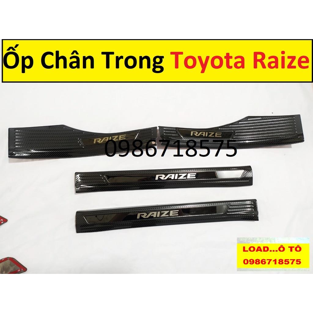 Ốp Bậc Chân, Nẹp Bước Chân Xe Toyota Raize 2022-2021 Mẫu Carbon Cao Cấp