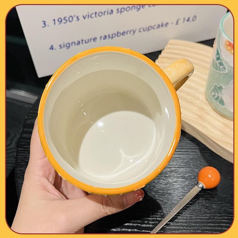 Cốc Sứ Tráng Men Nhật Bản Seto Yaki Thủ Công Vẽ Tay - Hoạ Tiết Bông Hoa Lê Có Thìa