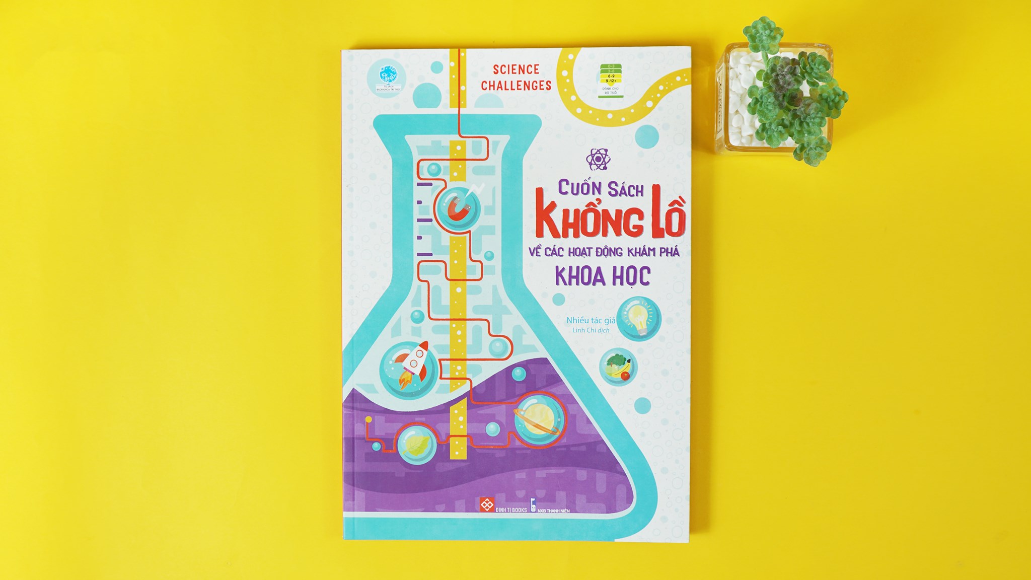 Sách-SCIENCE CHALLENGES - Cuốn sách khổng lồ về các hoạt động khám phá khoa học
