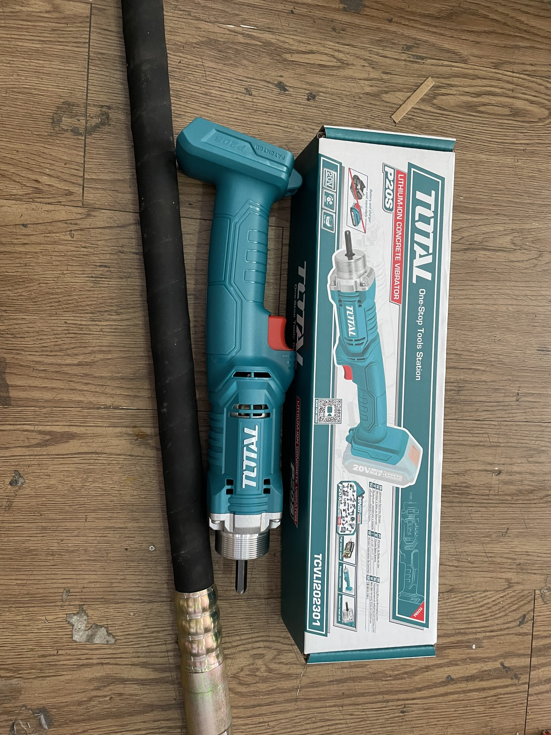 Máy đầm bê tông dùng pin Lithium-ion 20V total TCVLI202301