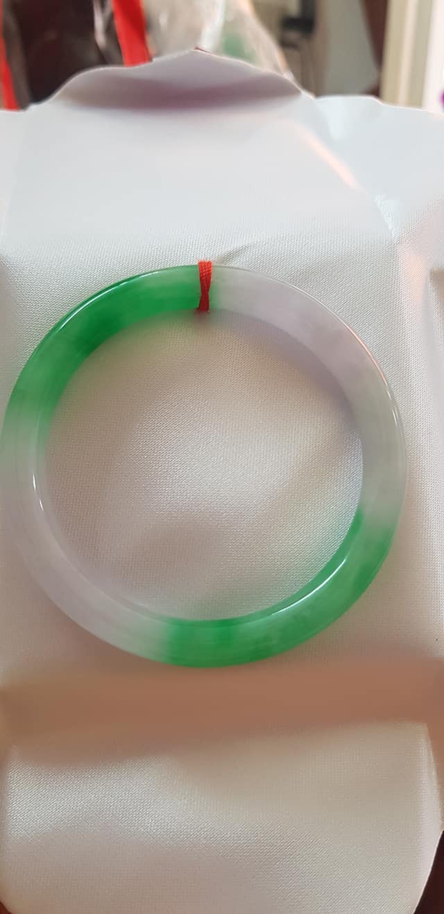 Vòng Cẩm Thạch mới TR Lý 54 mm x cọng 7,2mm Màu Xanh lý trắng đan xen đều vòng đẹp Nữ 52kg - 57kg đeo đẹp món quà tặng chính mình và người thân đeo đẹp ạ