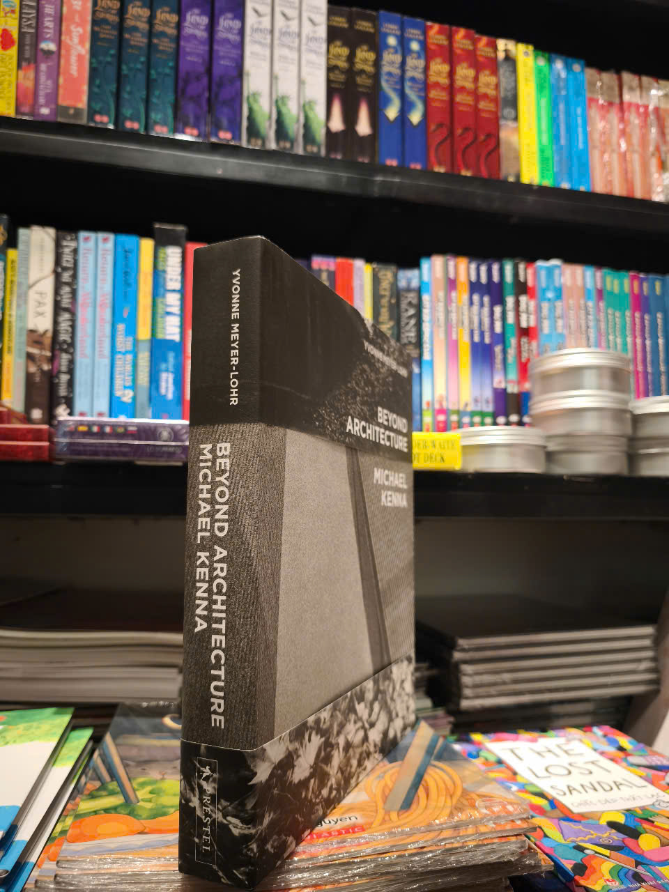 Sách - Beyond Architecture by Michael Kenna - Sách nghệ thuật bằng tiếng anh/ Art, Design in English