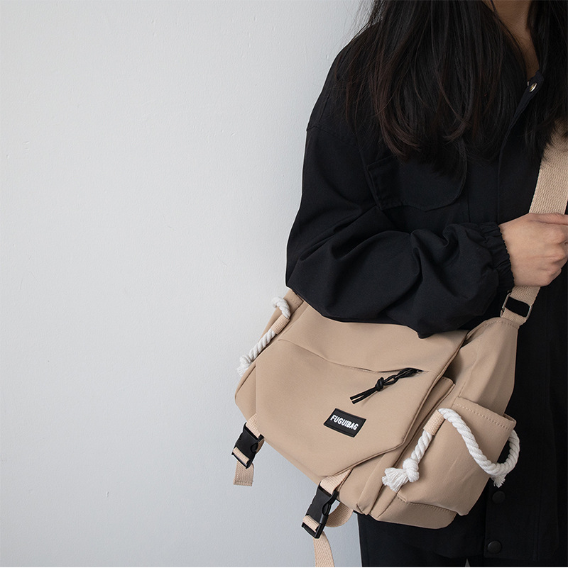 Túi đeo chéo nữ phong cách dễ thương – BEE GEE DCNU1085