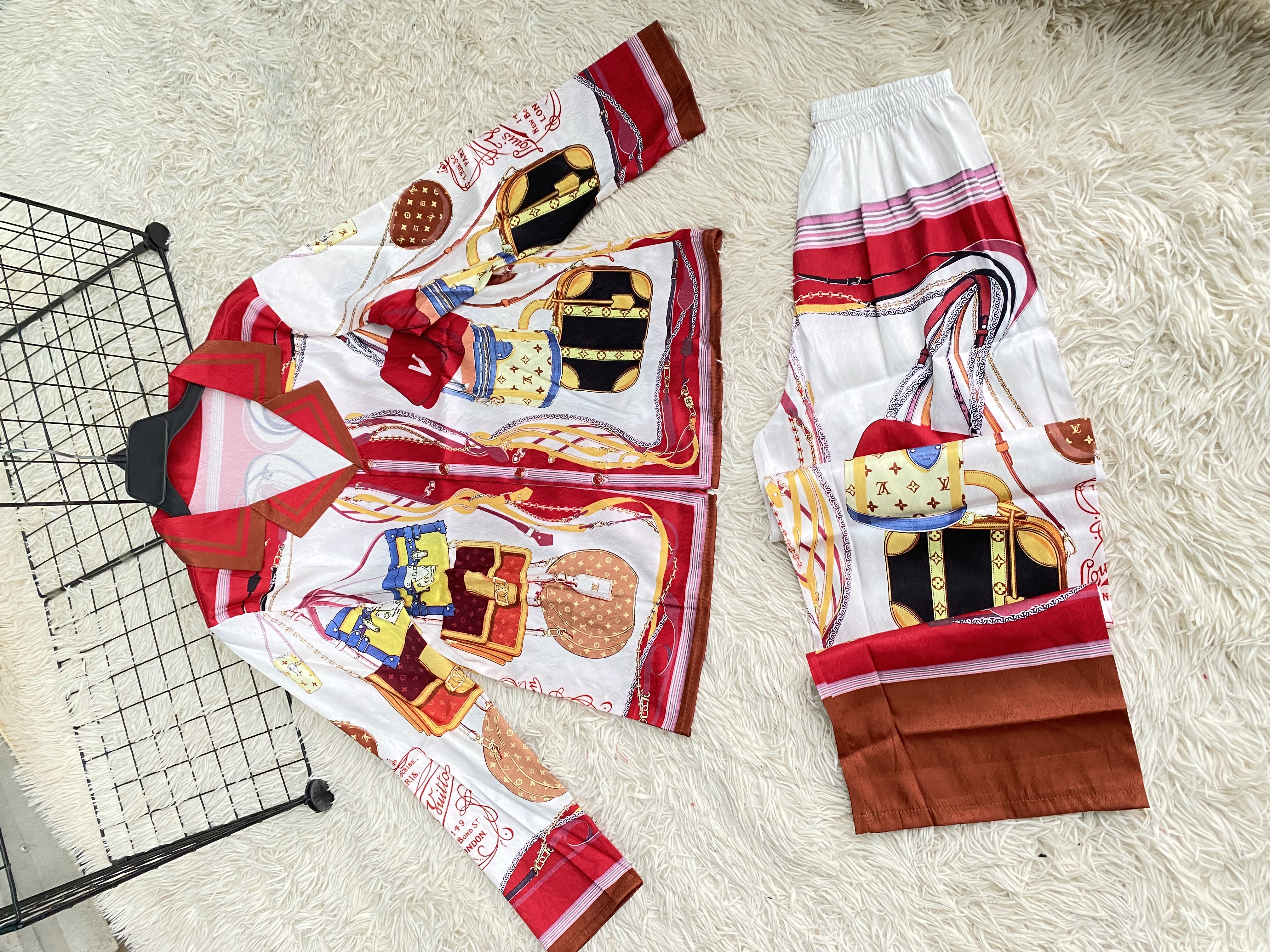 Bộ Lụa Pyjama Mặc Nhà Tay Dài Hoạ Tiết Túi Sang Chảnh